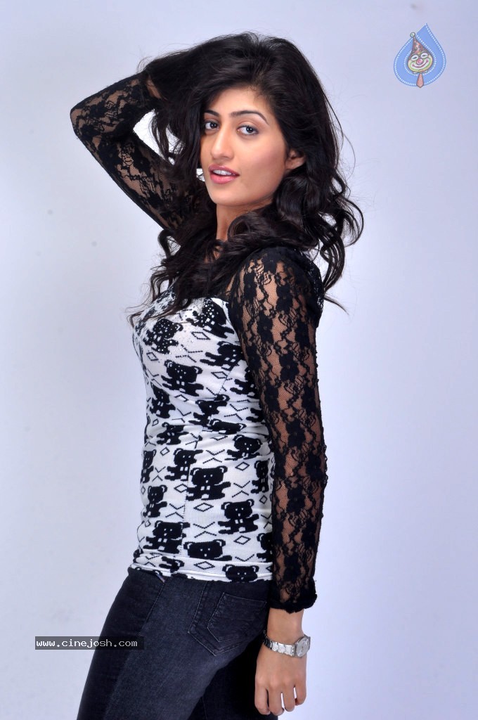 Anisha Singh Latest Stills - 25 / 81 photos