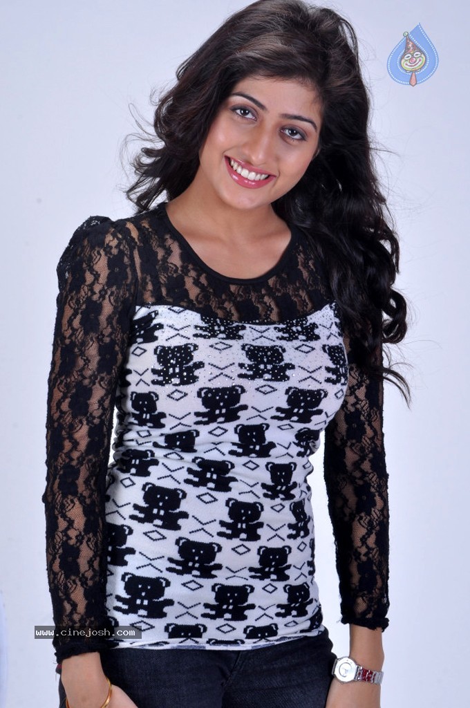 Anisha Singh Latest Stills - 29 / 81 photos