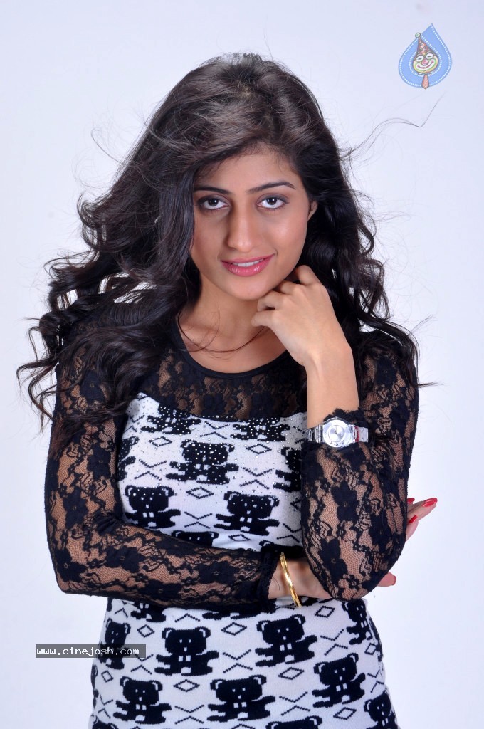 Anisha Singh Latest Stills - 32 / 81 photos