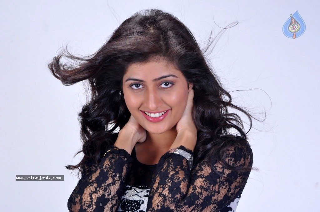 Anisha Singh Latest Stills - 33 / 81 photos