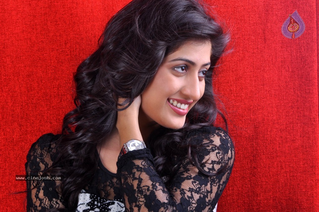 Anisha Singh Latest Stills - 54 / 81 photos
