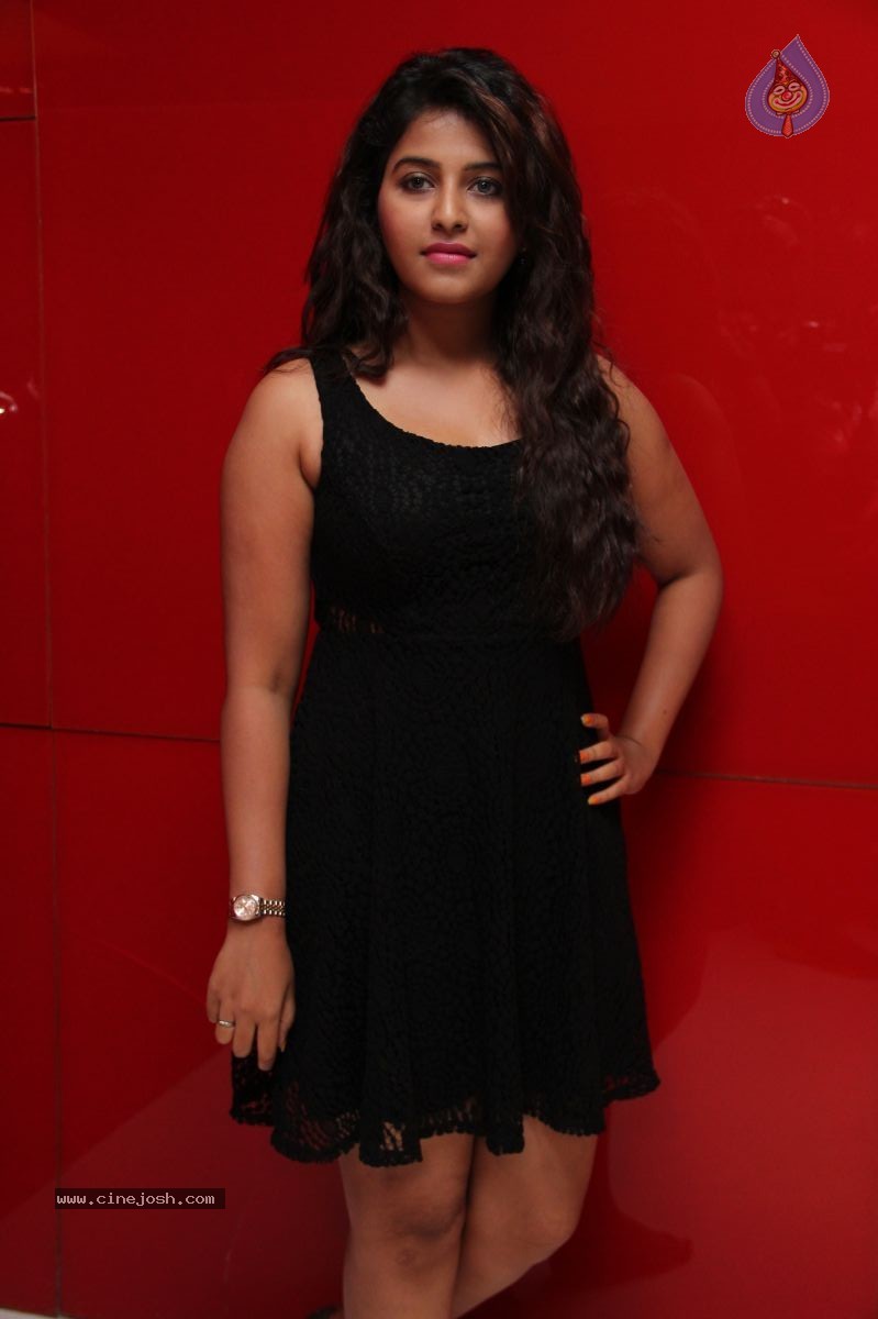 Anjalai New Pics - 44 / 45 photos