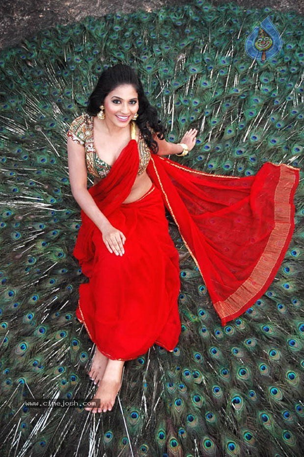 Anjali Hot Stills - 4 / 25 photos