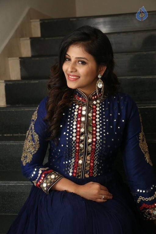 Anjali Latest Photos - 16 / 56 photos