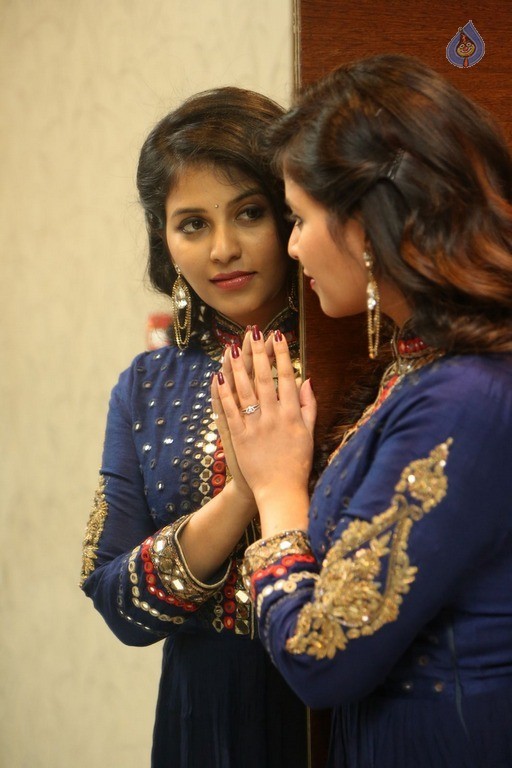 Anjali Latest Photos - 26 / 56 photos