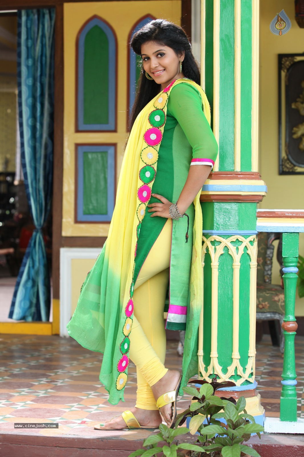 Anjali Latest Stills - 7 / 44 photos