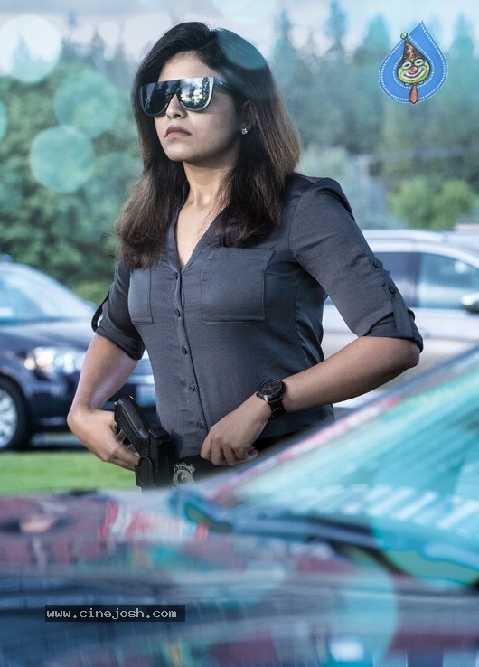Anjali Look From Nishabdam - 5 / 6 photos