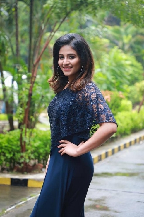 Anjali Photos - 1 / 4 photos