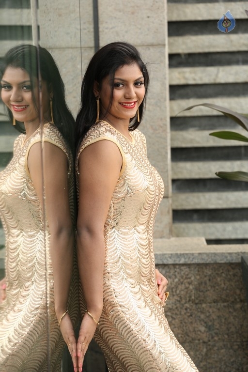 Anjali Sister Aradhya New Photos - 6 / 42 photos