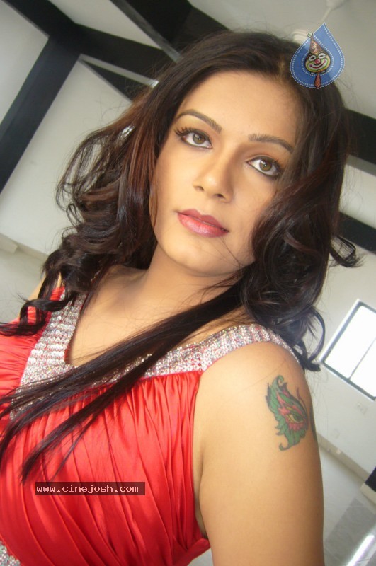 Anjali Stills - 1 / 44 photos