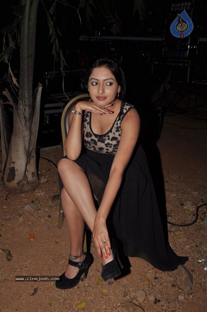 Anjana Deshpande Hot Stills - 81 / 97 photos