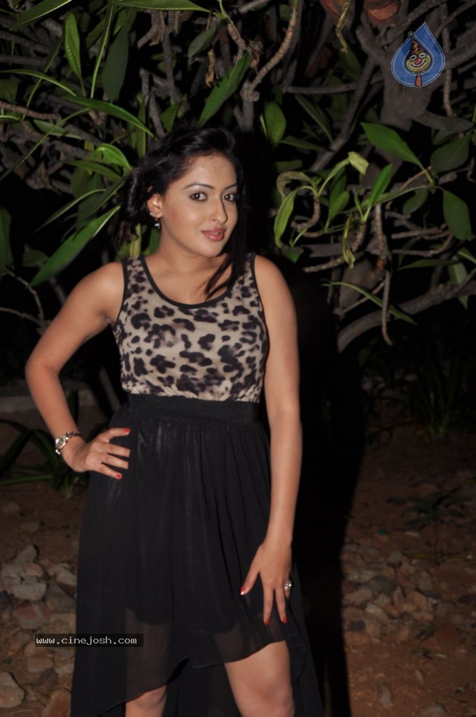 Anjana Deshpande Hot Stills - 92 / 97 photos