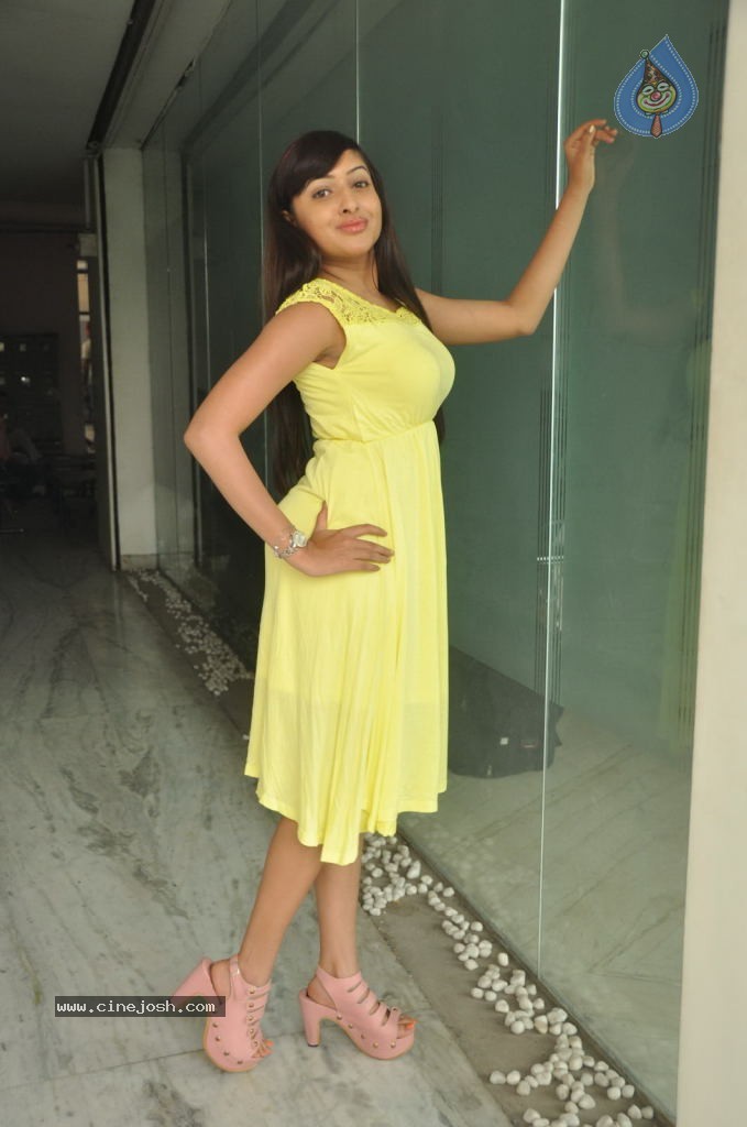 Anjana Deshpande Stills - 4 / 69 photos