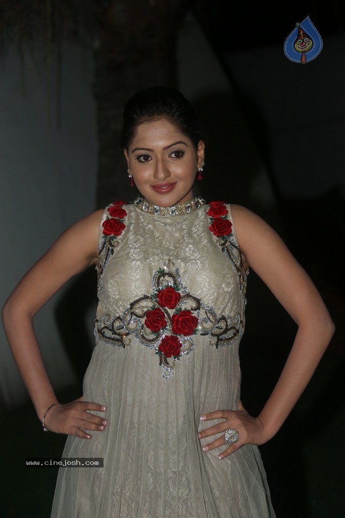 Anjana Deshpande Stills - 9 / 39 photos