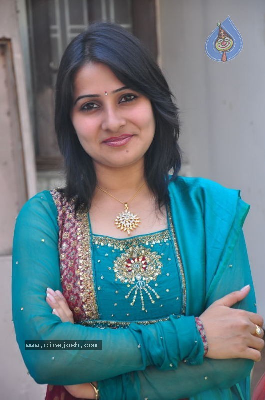 Anju Asrani Stills - 7 / 46 photos