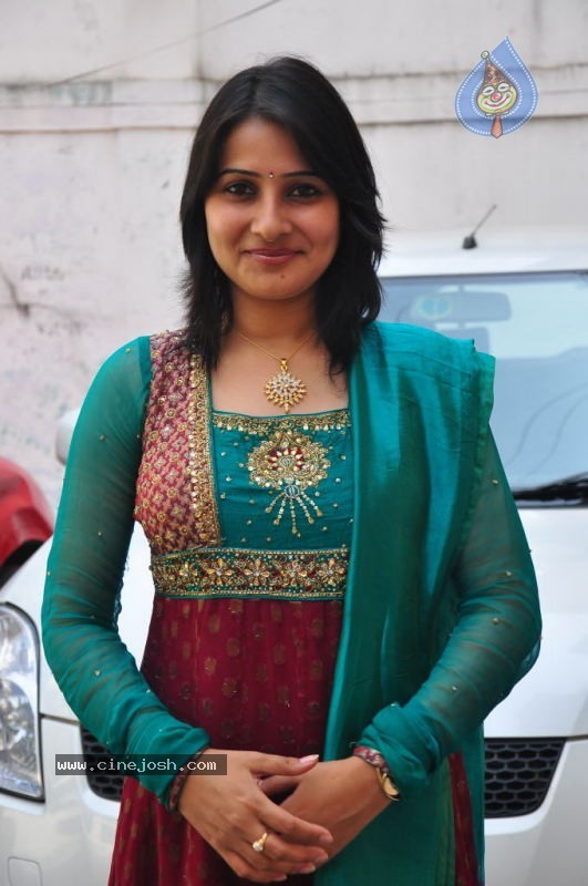 Anju Asrani Stills - 12 / 46 photos