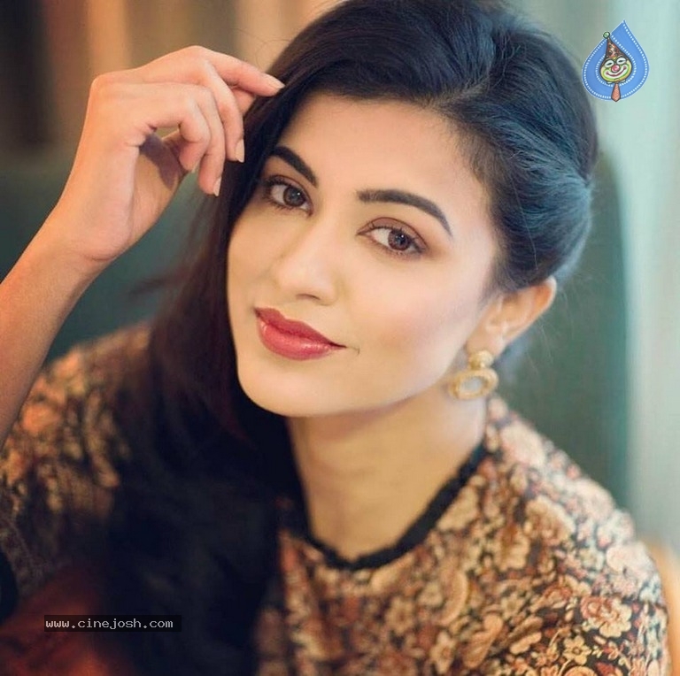 Anju Kurian Latest Images - 8 / 11 photos
