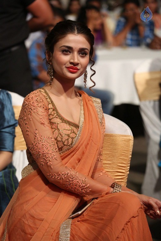 Ankita Shrivastava Latest Pics - 23 / 42 photos