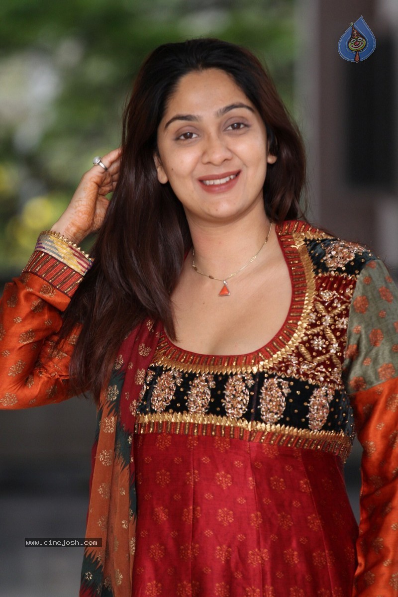 Ankitha Maheshwari in red saree HD phone wallpaper  Peakpx
