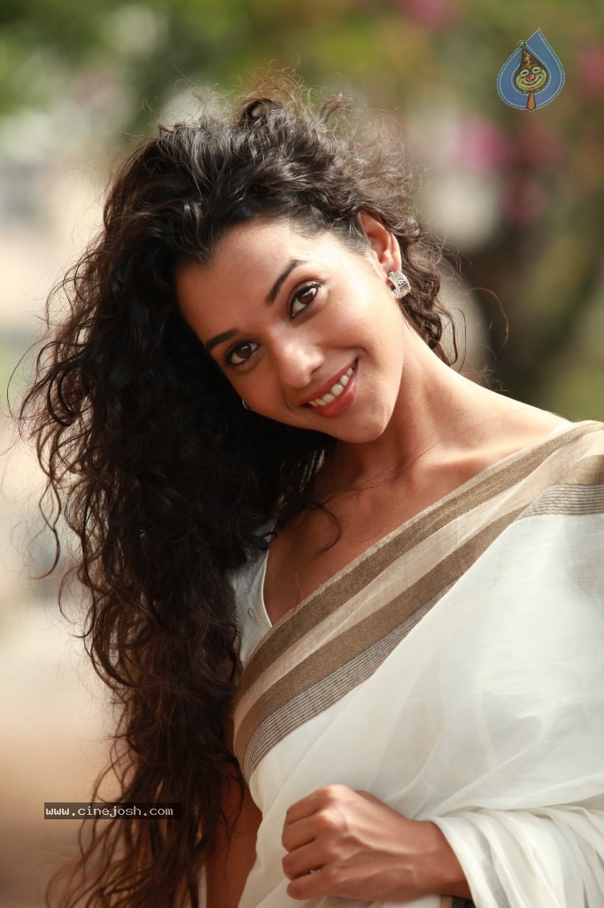 Anu Priya New Gallery - 9 / 23 photos