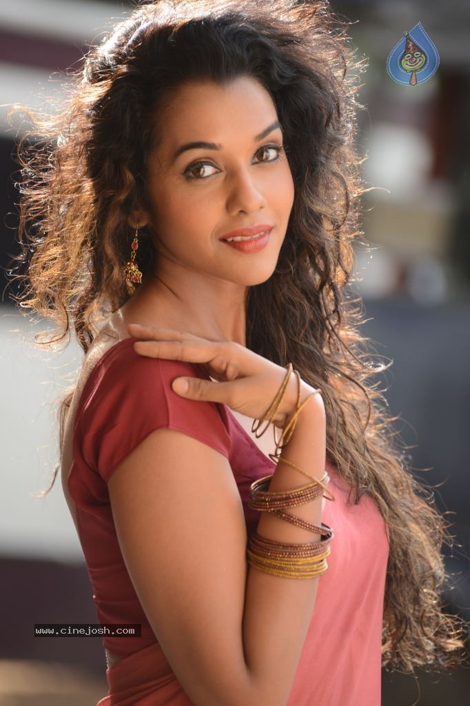 Anu Priya New Gallery - 22 / 124 photos