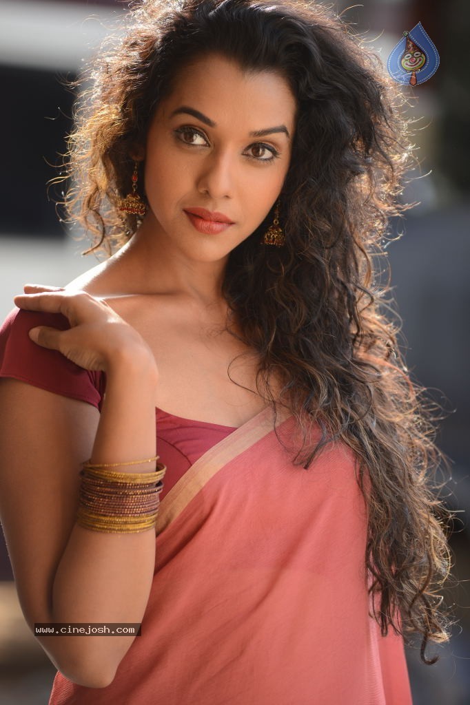 Anu Priya New Gallery - 29 / 124 photos