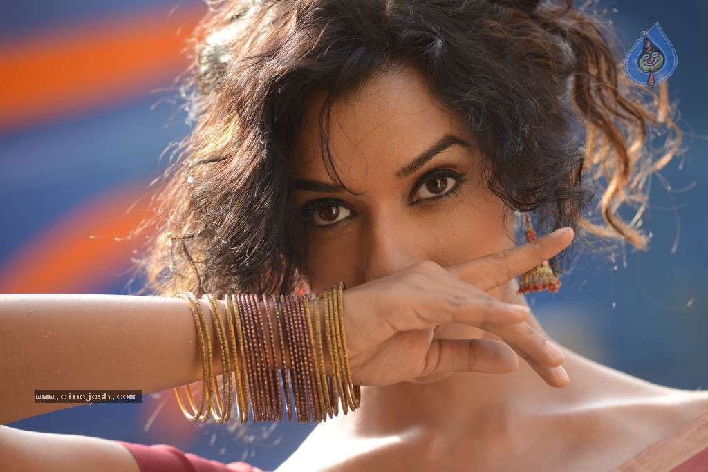 Anu Priya New Gallery - 33 / 124 photos