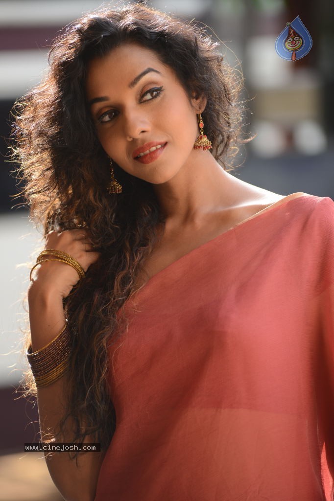 Anu Priya New Gallery - 61 / 124 photos