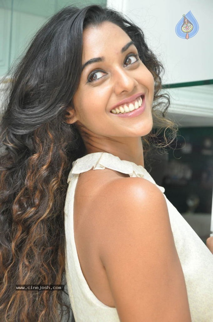 Anu Priya New Photos - 9 / 89 photos