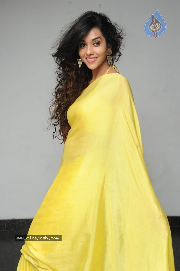 Anu Priya New Stills - 29 / 39 photos