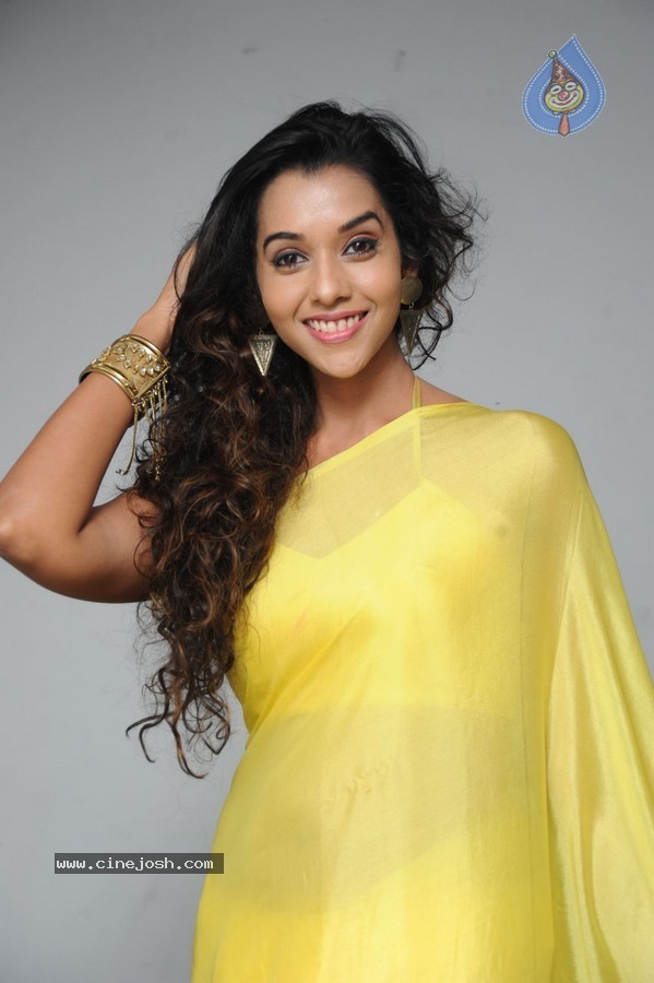 Anu Priya New Stills - 31 / 39 photos