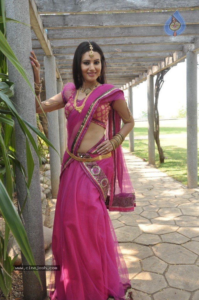 Anu Smruthi Latest Stills - 73 / 111 photos