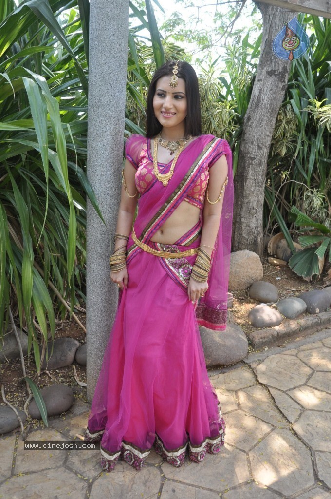 Anu Smruthi Latest Stills - 104 / 111 photos