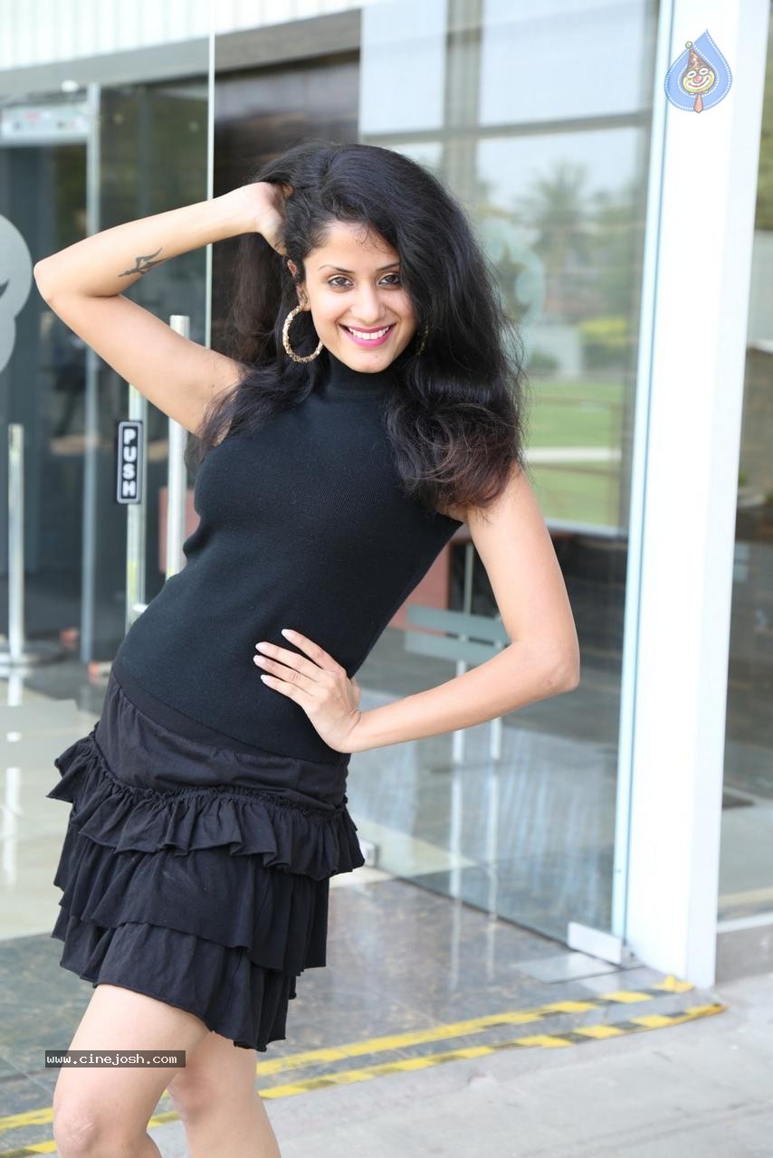 Anukriti Latest Photos - 13 / 47 photos