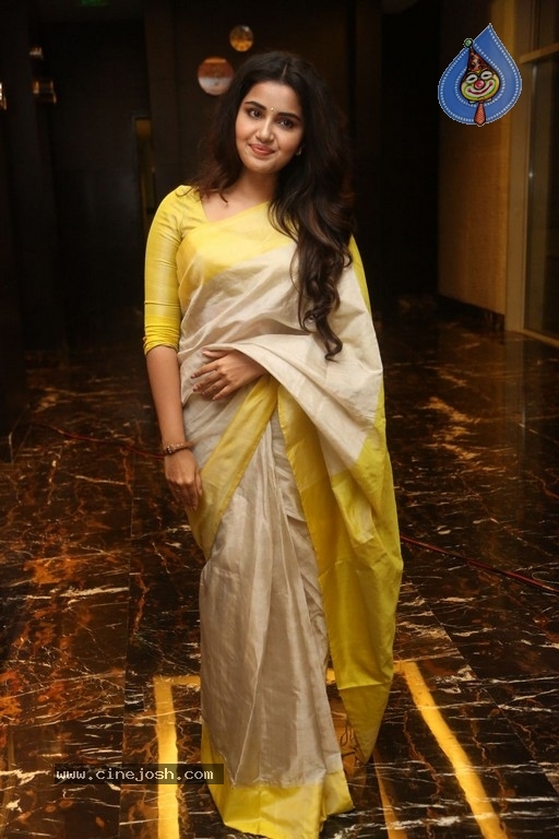 Anupama Parameswaran Gallery - 13 / 19 photos