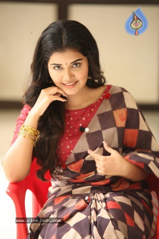 Anupama Parameswaran Interview Photos - 33 / 54 photos