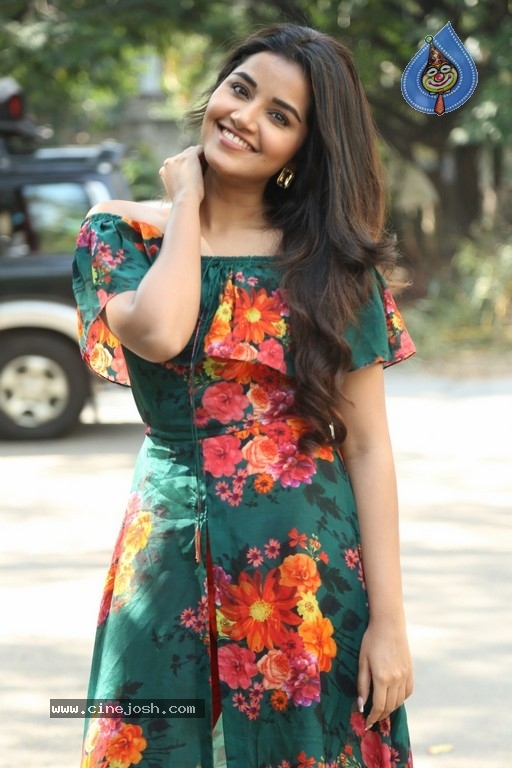 Anupama Parameswaran Latest Pics - 36 / 40 photos