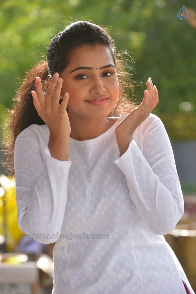 Anupama Parameswaran New Gallery - 6 / 52 photos