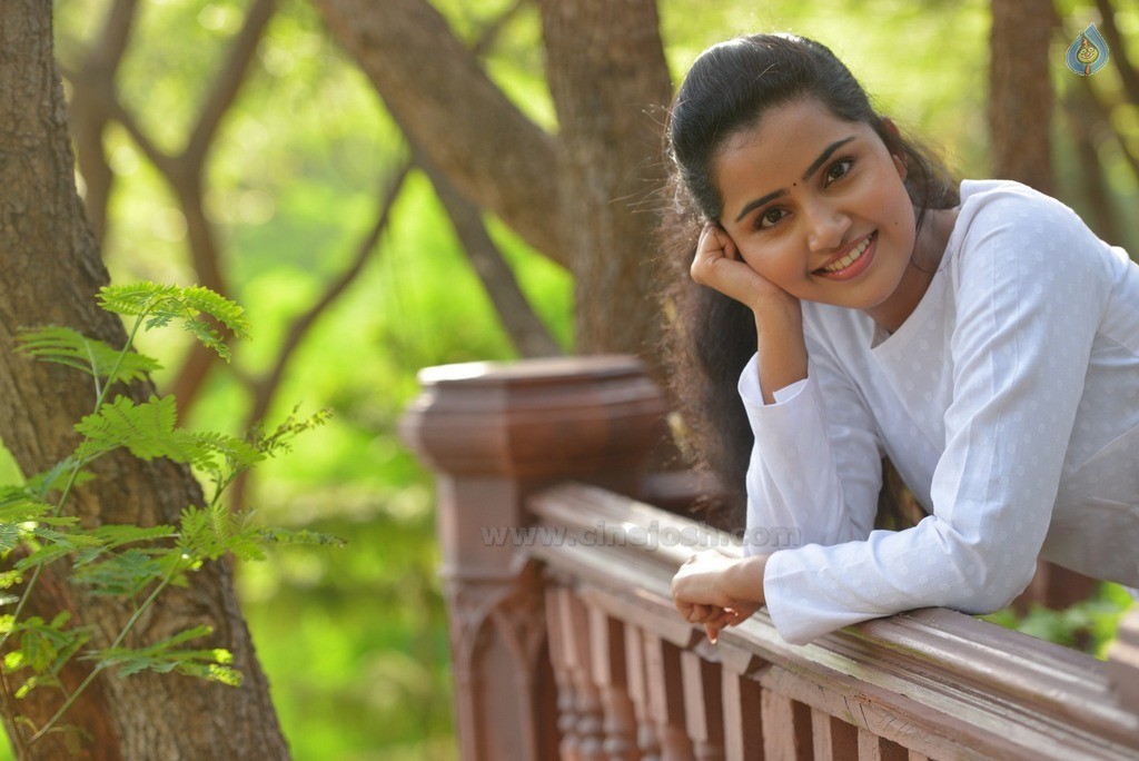 Anupama Parameswaran New Gallery - 10 / 52 photos