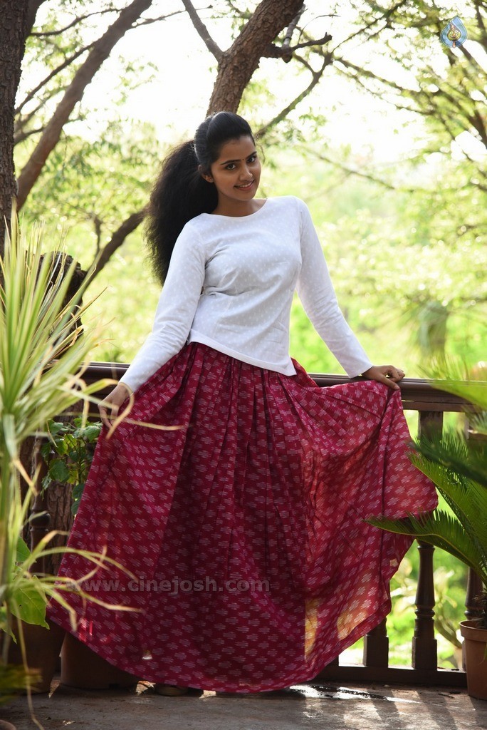 Anupama Parameswaran New Gallery - 15 / 52 photos