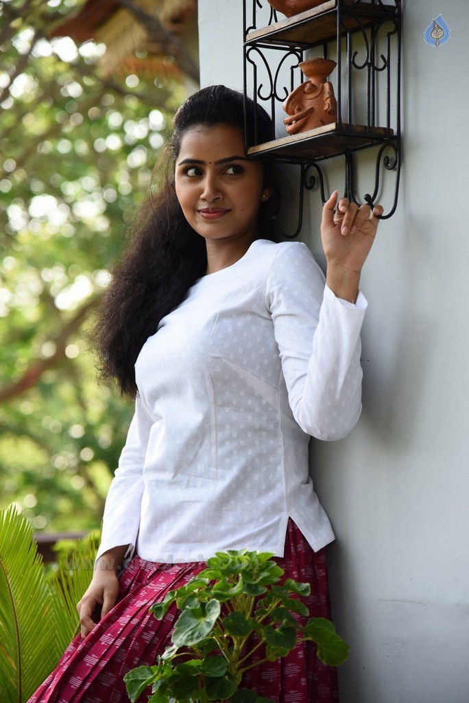 Anupama Parameswaran New Gallery - 16 / 52 photos