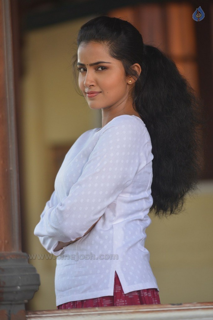 Anupama Parameswaran New Gallery - 23 / 52 photos