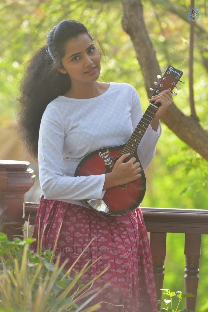 Anupama Parameswaran New Gallery - 41 / 52 photos