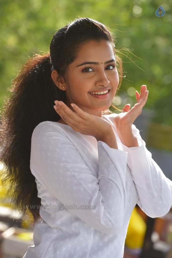 Anupama Parameswaran New Gallery - 48 / 52 photos