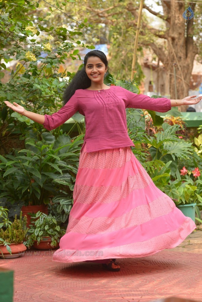 Anupama Parameswaran New Pics - 6 / 35 photos