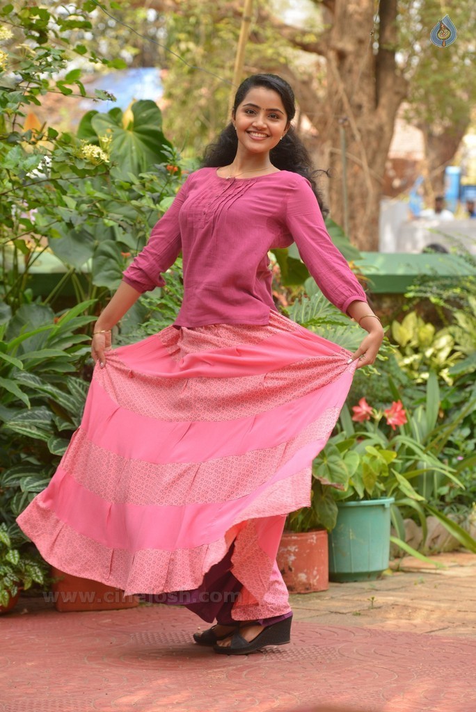 Anupama Parameswaran New Pics - 10 / 35 photos