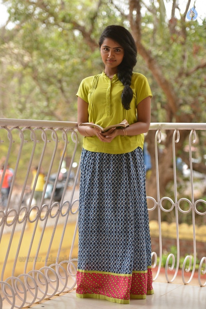 Anupama Parameswaran New Pics - 13 / 35 photos
