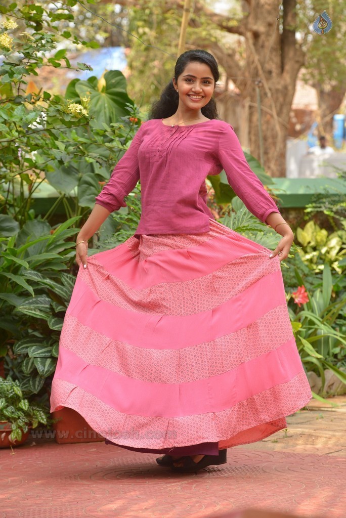 Anupama Parameswaran New Pics - 14 / 35 photos