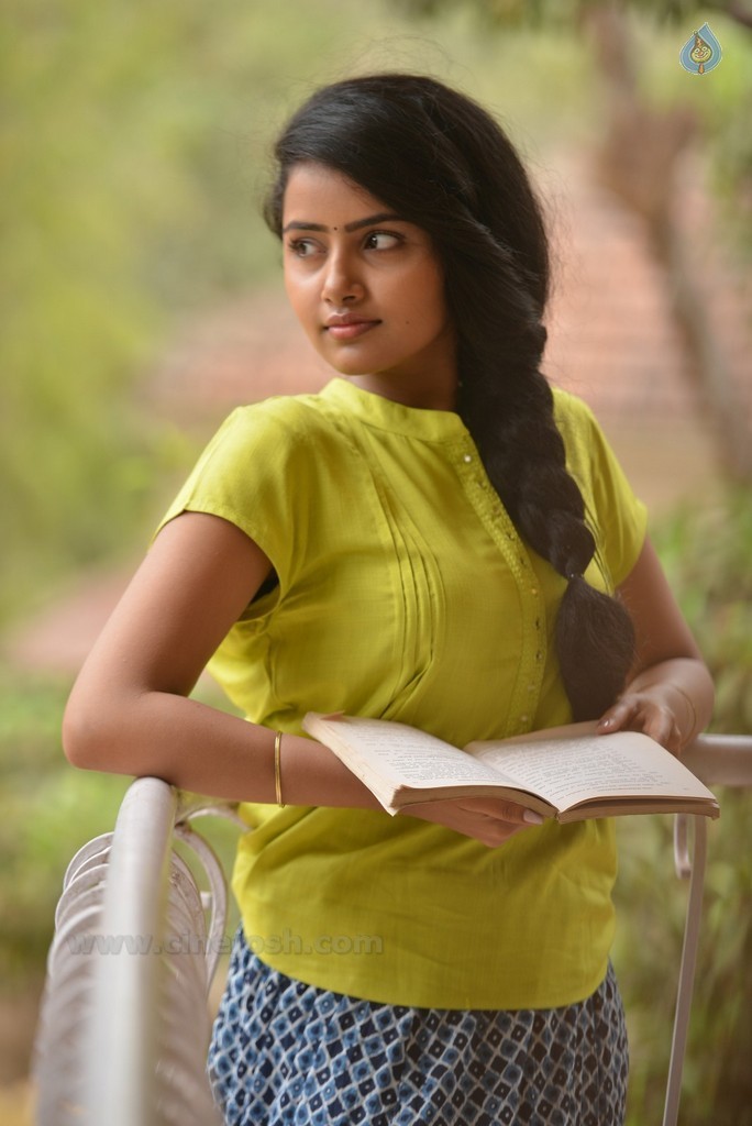 Anupama Parameswaran New Pics - 18 / 35 photos