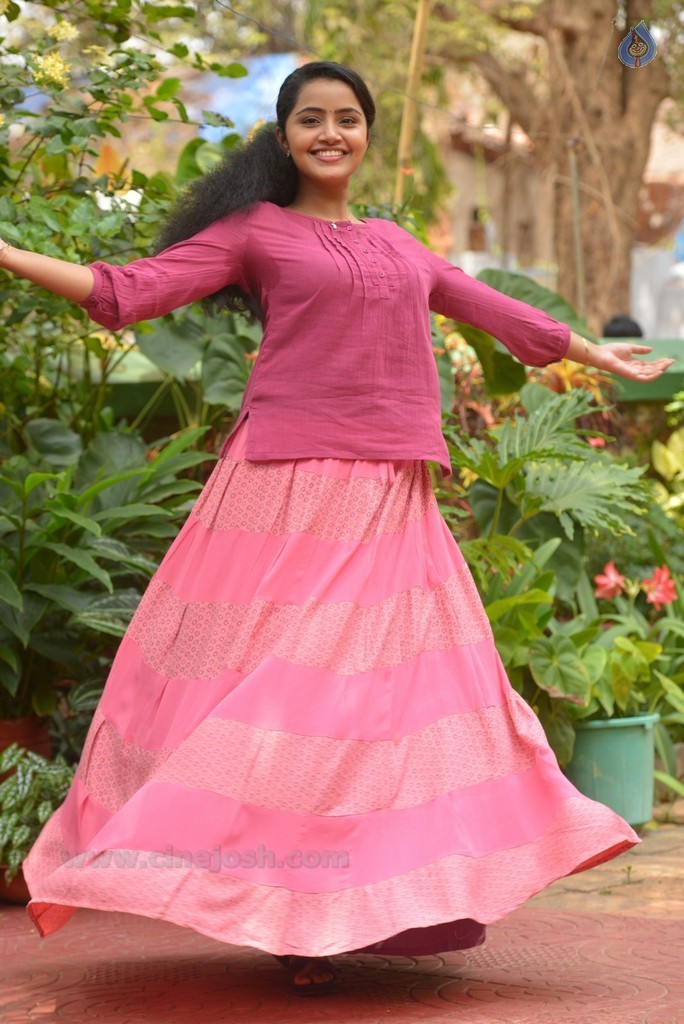 Anupama Parameswaran New Pics - 34 / 35 photos